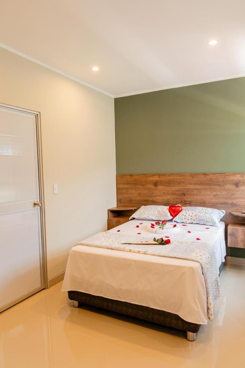 Hotel Hoy Toca à Nueva Cajamarca Extérieur photo